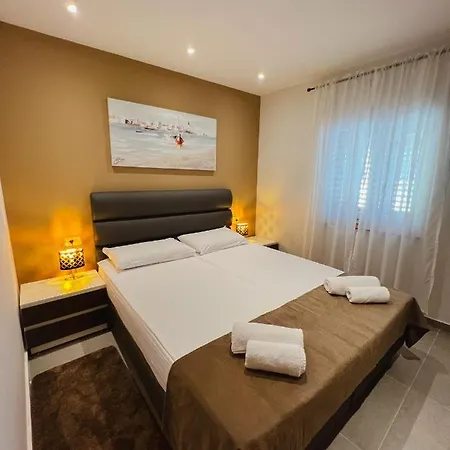 Aaa & With Free Parking - Reservation Needed Lägenhet Pula