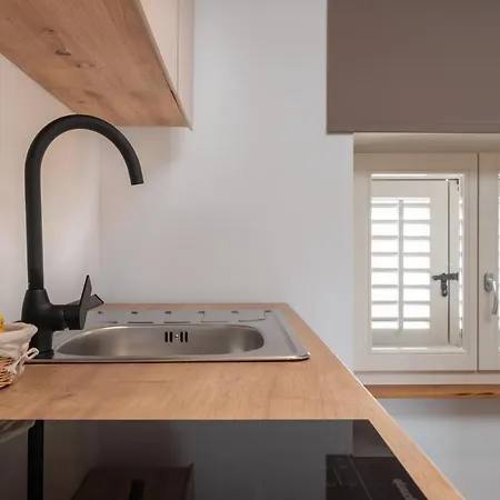 Aaa & With Free Parking - Reservation Needed 아파트 *